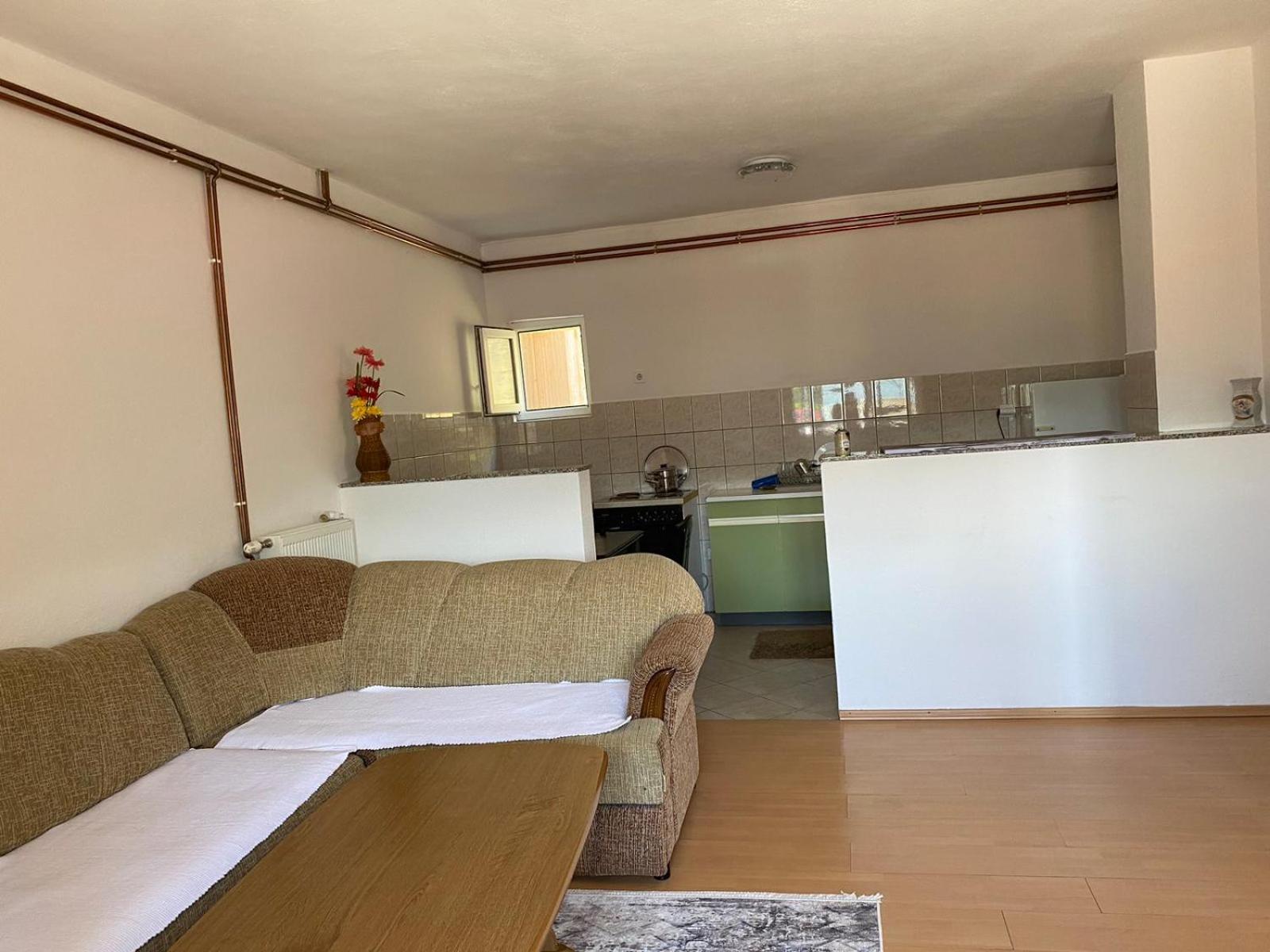 מוסטר Apartment Sanjo מראה חיצוני תמונה