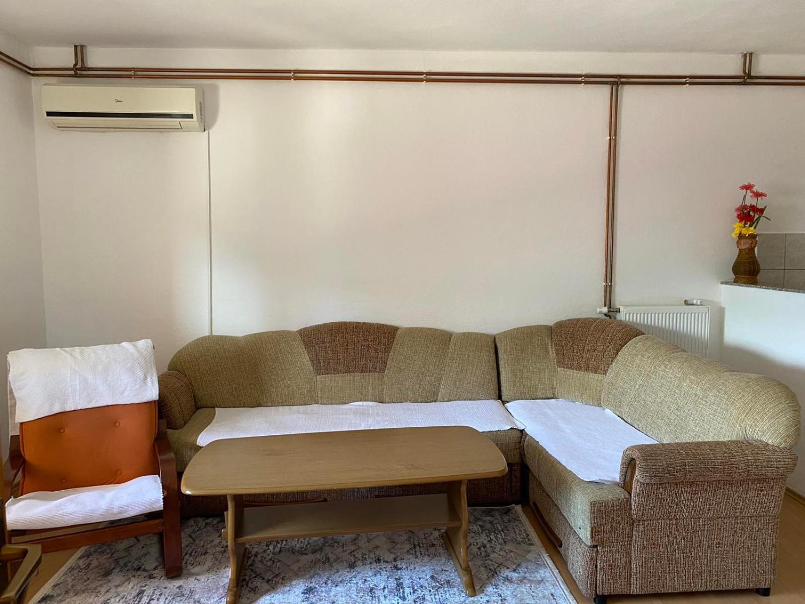 מוסטר Apartment Sanjo מראה חיצוני תמונה